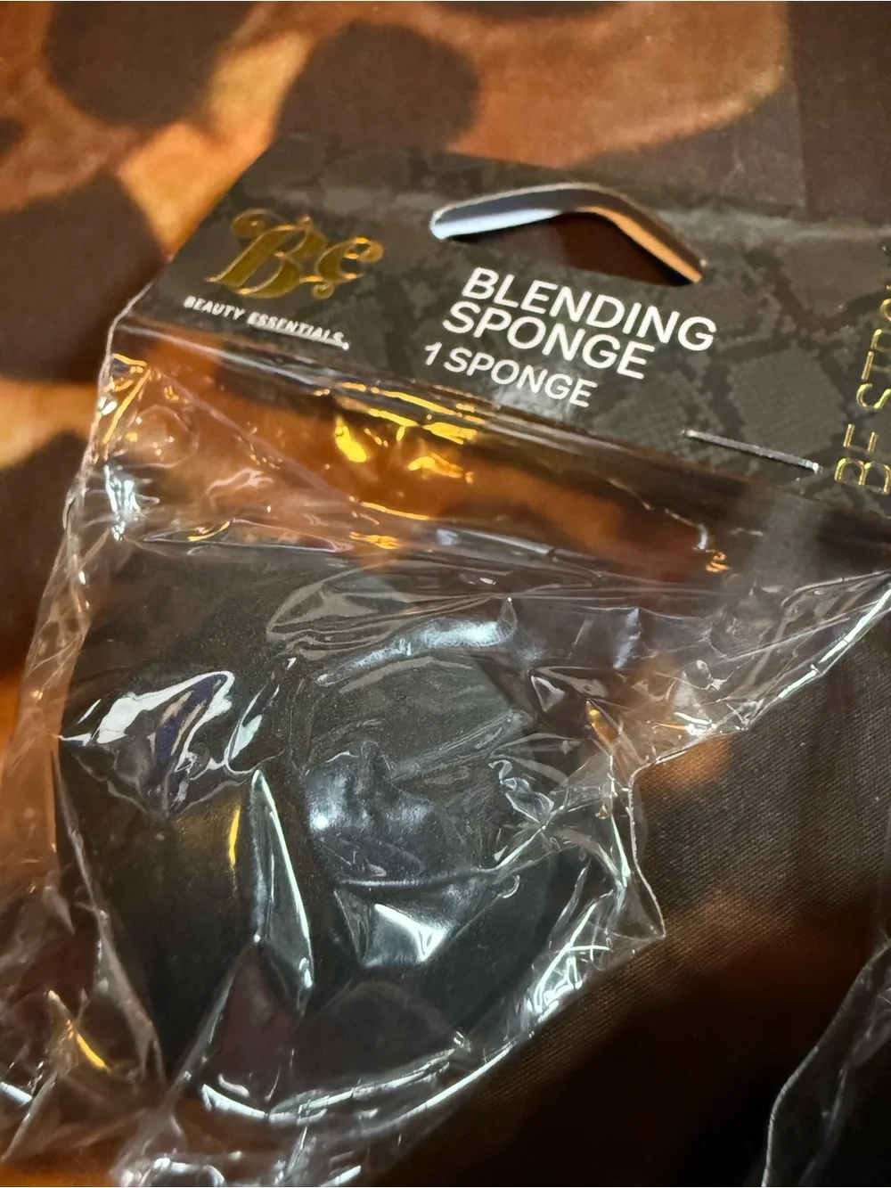 Makeup Blenders 2pk + 2 Black Blending Sponges